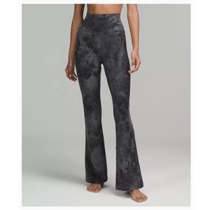 Lululemon - VERY RARE - Groove Super-High-Rise Flared Pant Nulu - NWOT